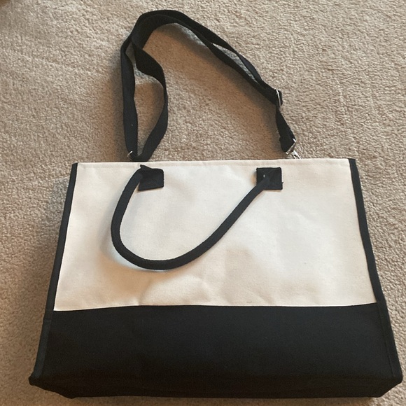 NWOT Canvas black and cream A tote bag and makeup bag - Picture 4 of 7